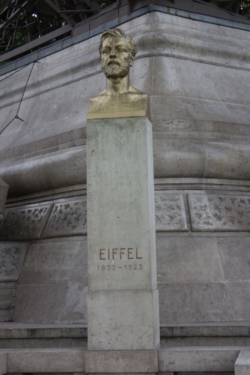 Statue dedicated to Gustave Eiffel, Paris
